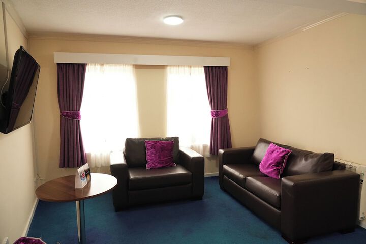 Room 120 of 208