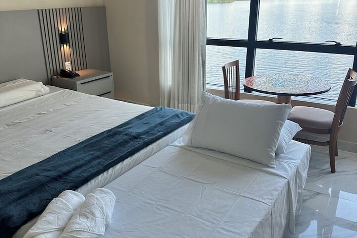 Room 8 of 28