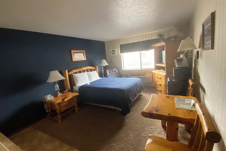 Room 6 of 106