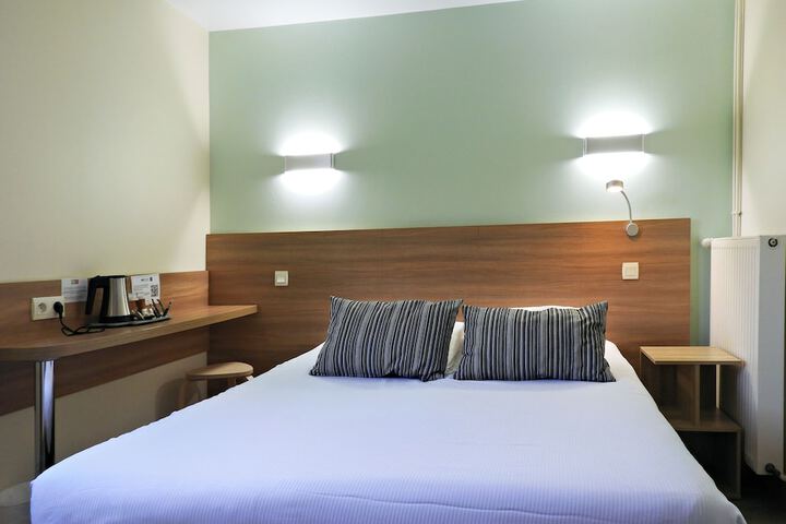Room 3 of 20