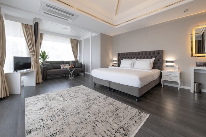 Room 10 of 184