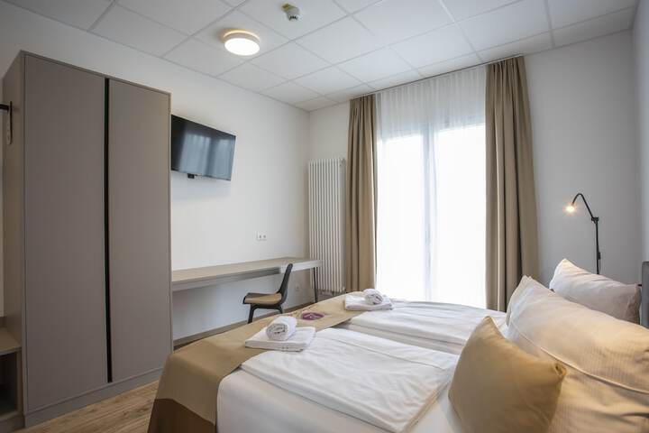 Room 7 of 26