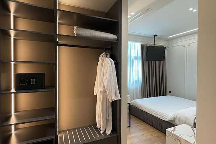 Room 21 of 59