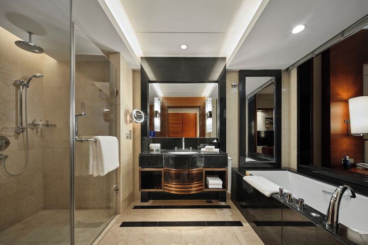 Room 32 of 59