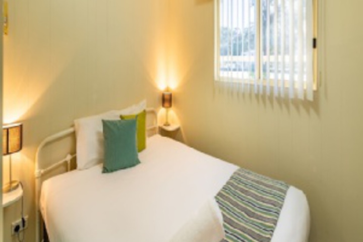 Room 225 of 792