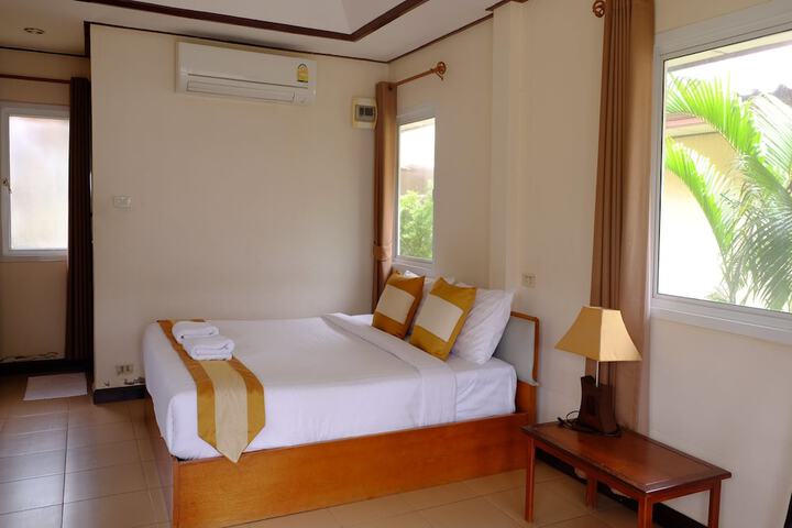 Room 3 of 52