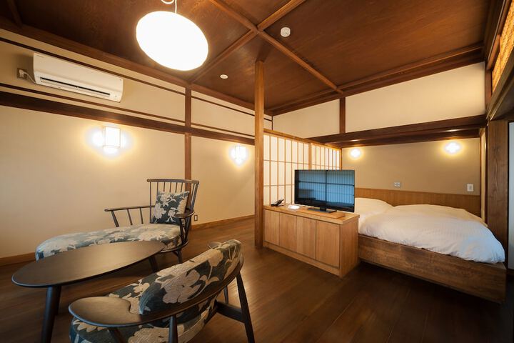Room 13 of 46
