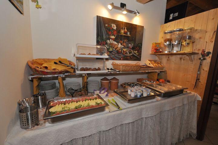 Dining 50 of 60