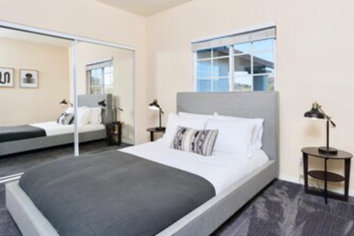 Room 25 of 27