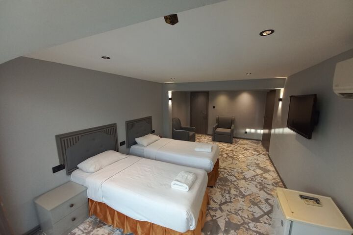 Room 11 of 50