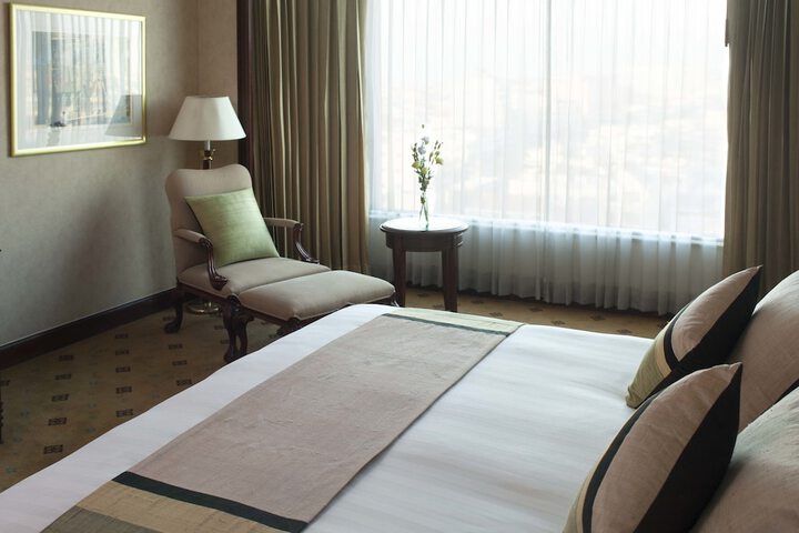 Room 5 of 117