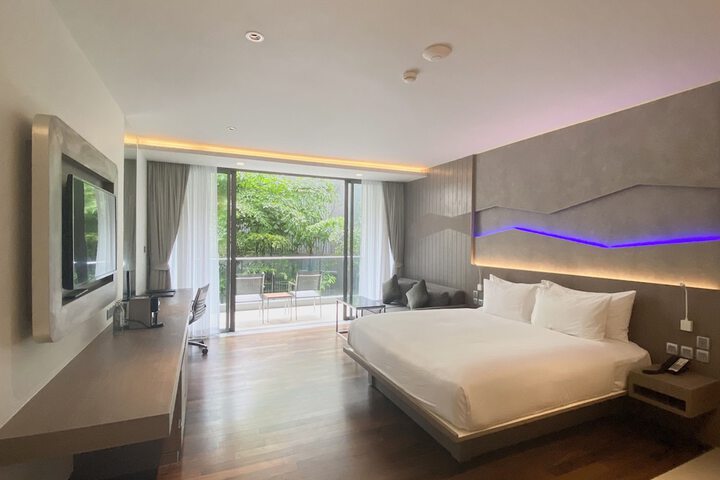 Room 32 of 98