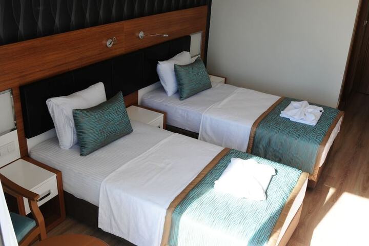 Room 9 of 72