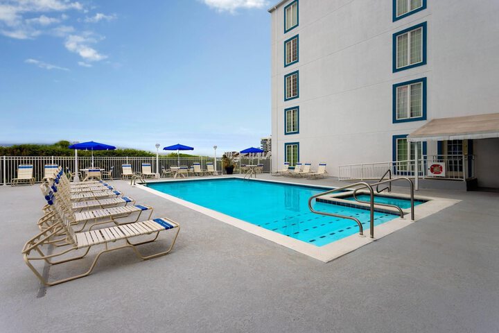 Pool Hotel