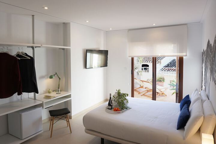 Room 3 of 53