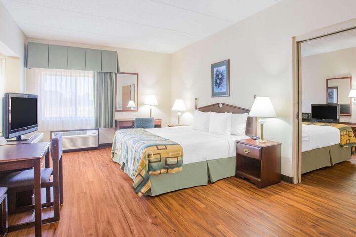 1 Queen Bed Mobility Accessible (5 of 12)