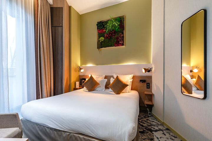 Room 3 of 43