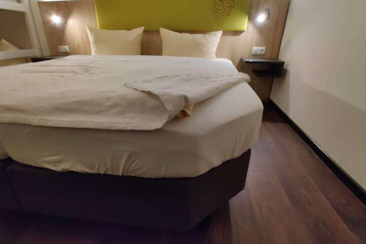 Room 10 of 61