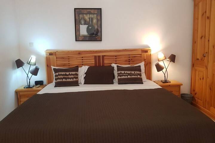 Room 2 of 16