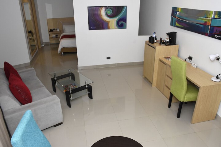 Room 13 of 105