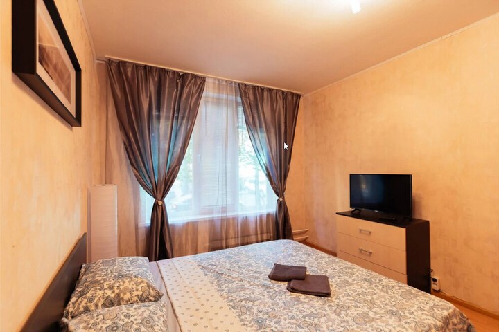 Room 2 of 11