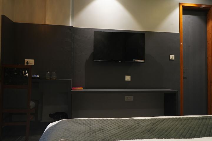 Room 16 of 96