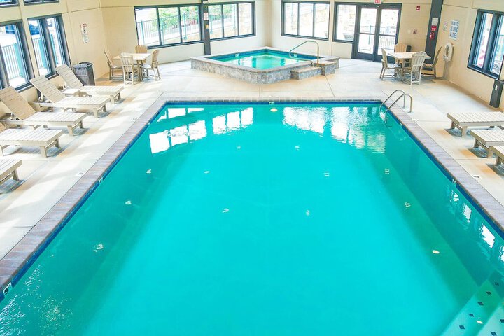 Hotel Pool
