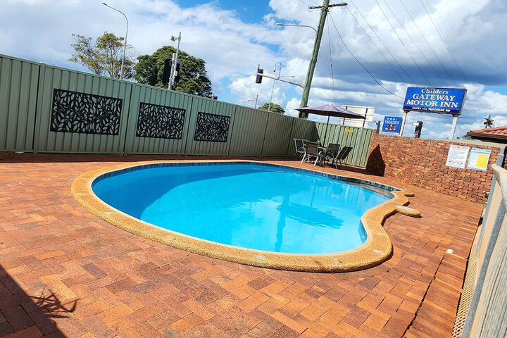 Pool 17 of 38