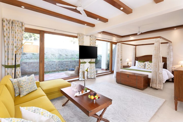 Room 4 of 65
