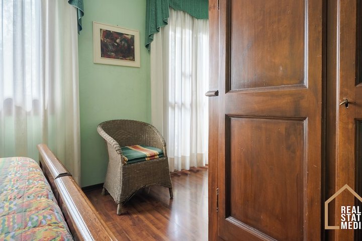 Room 12 of 68
