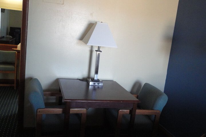 Room 13 of 28