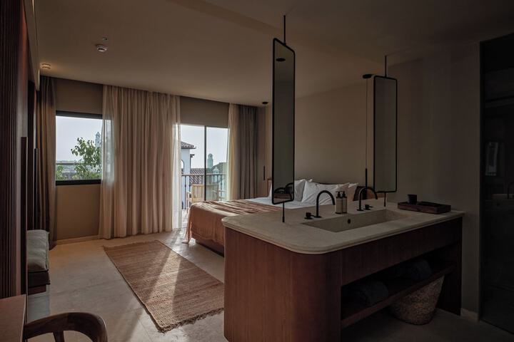 Room 84 of 225