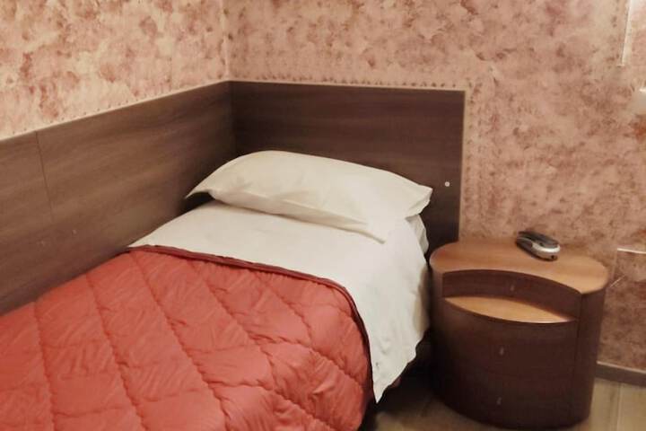 Room 8 of 36
