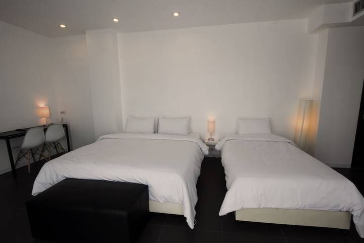 Room 13 of 61