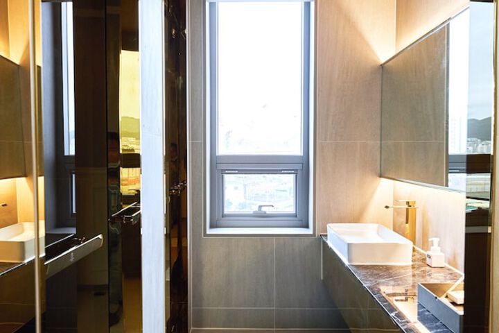 Room 37 of 53