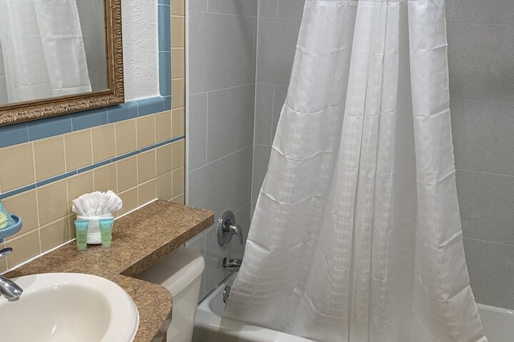 Room 4 of 30
