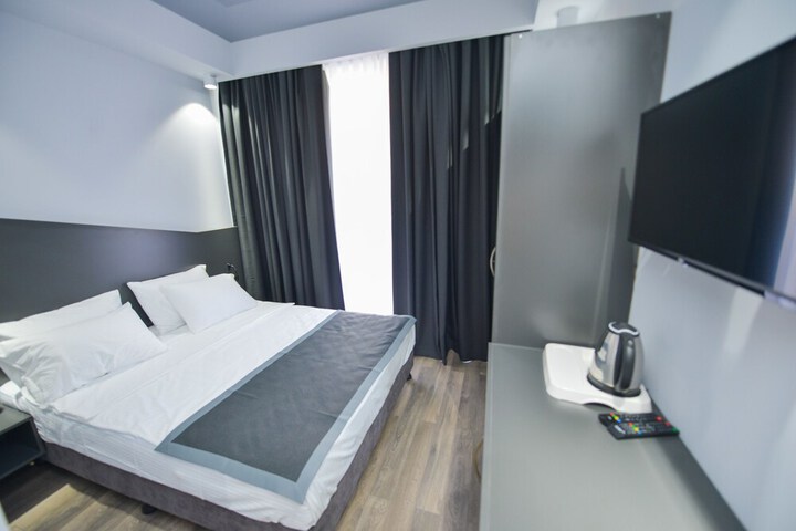 Room 5 of 67