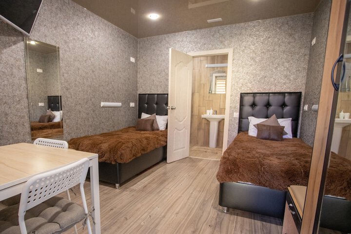 Room 5 of 61