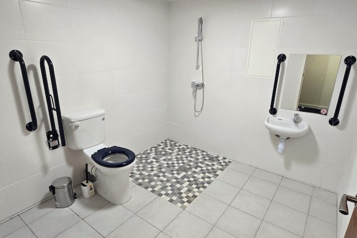 Room 44 of 69