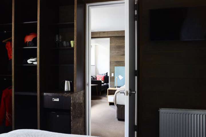 Room 8 of 32