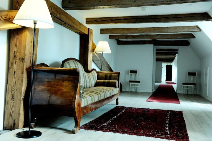 Room 10 of 43