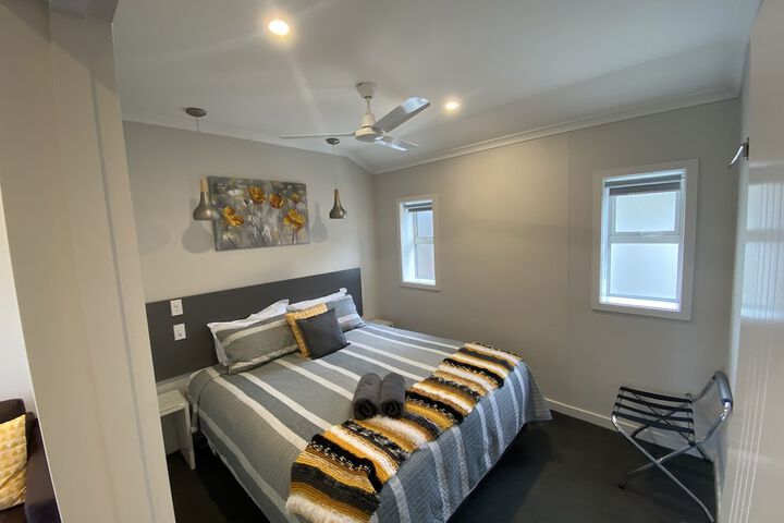 Room 6 of 66