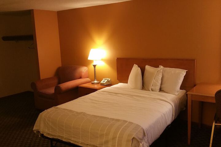 Room 9 of 24