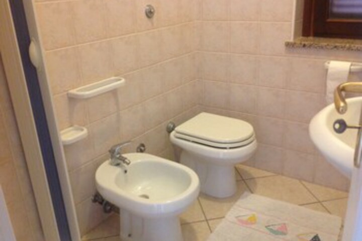 Room 4 of 60