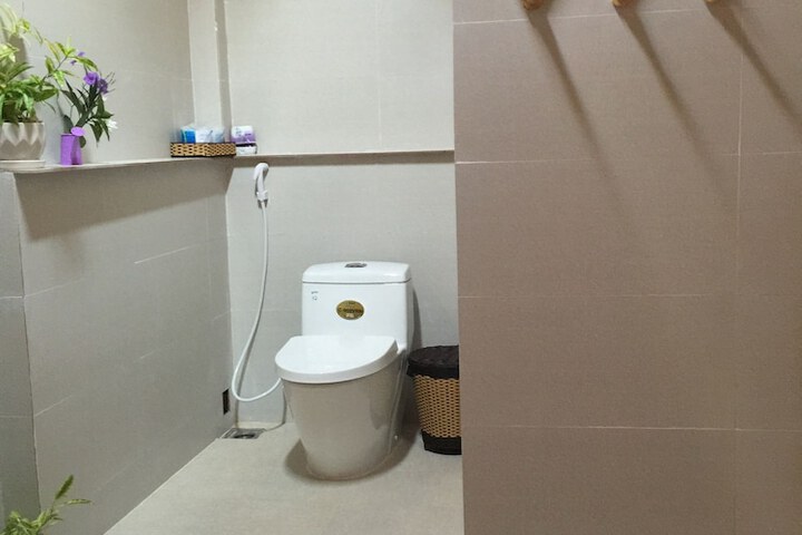 Room 5 of 73