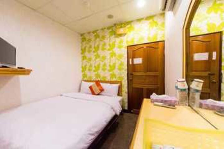 Room 5 of 21