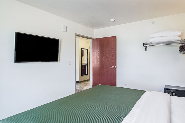 Room 8 of 46