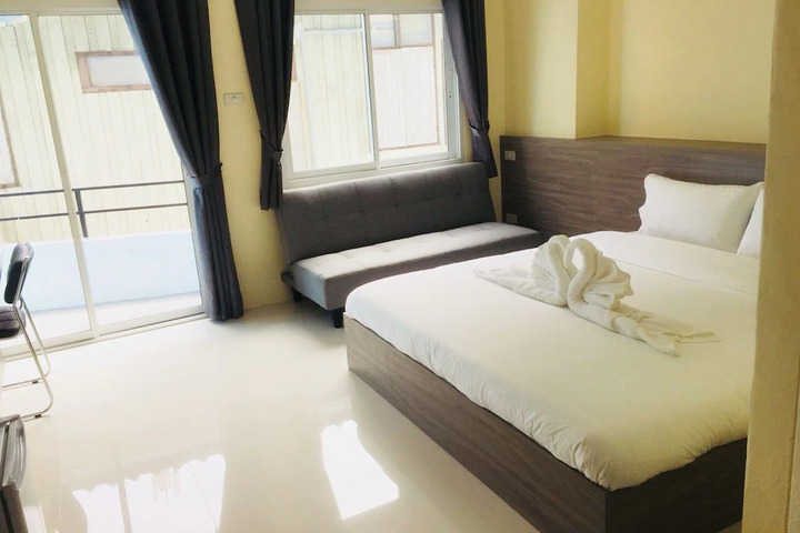 Room 2 of 9