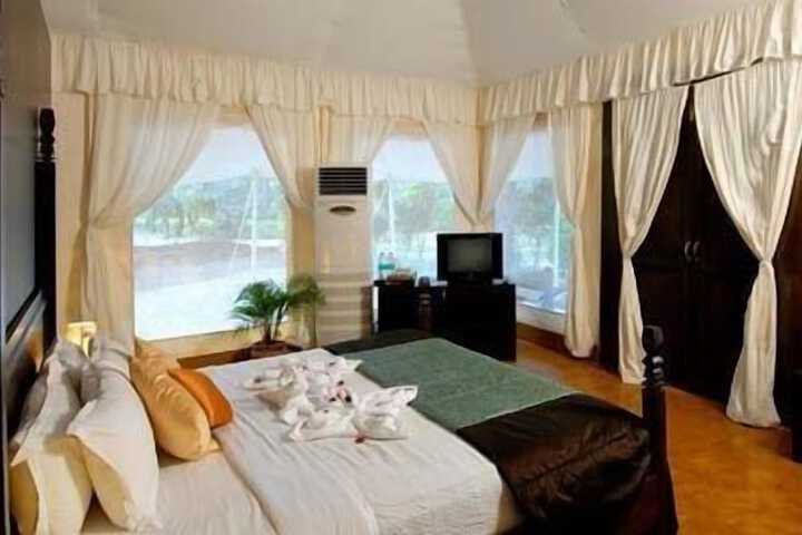 Room 8 of 71