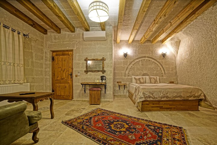 Room 24 of 53